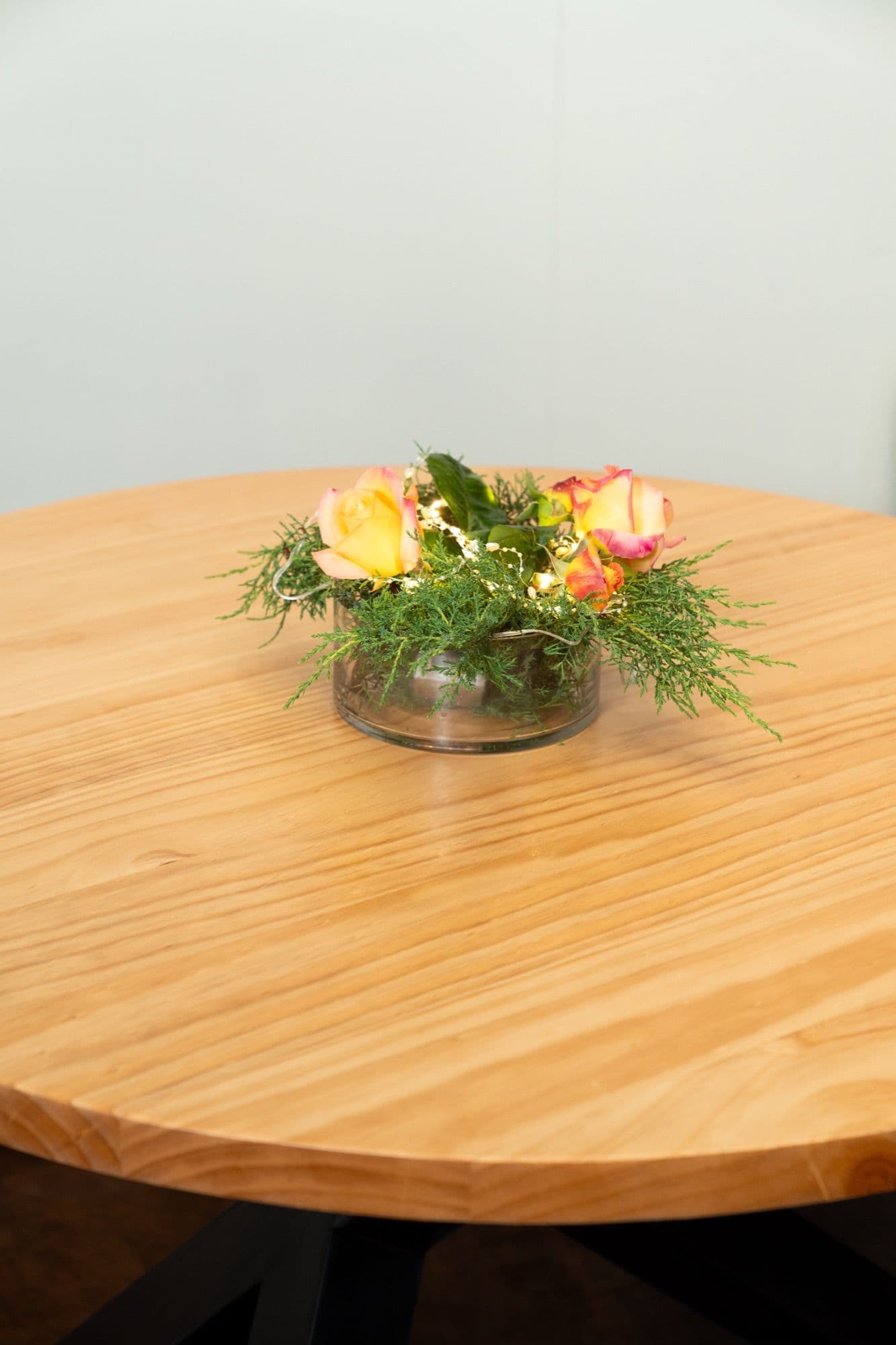 Mesa ratona trípode, Madera maciza, ancho 100 cm, foto 2 de 3